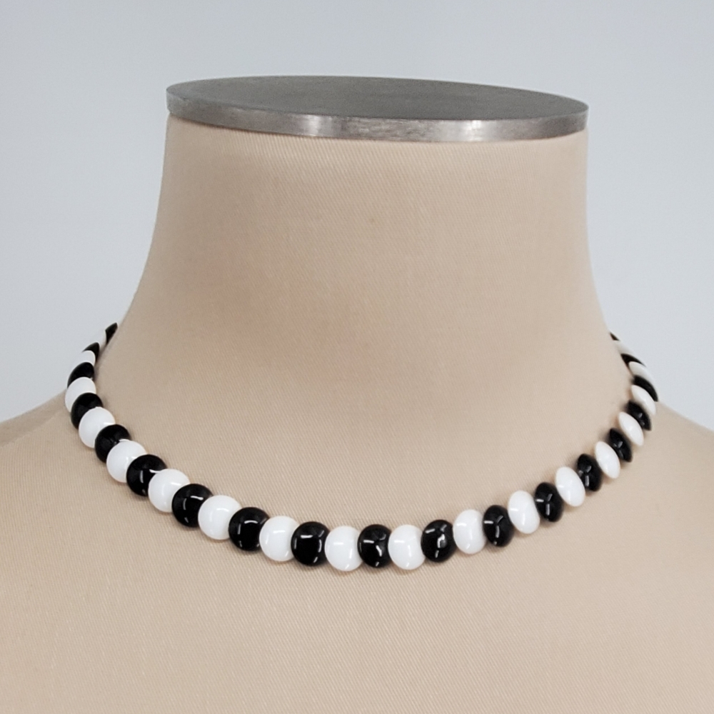 Black & White Round Bead Necklace